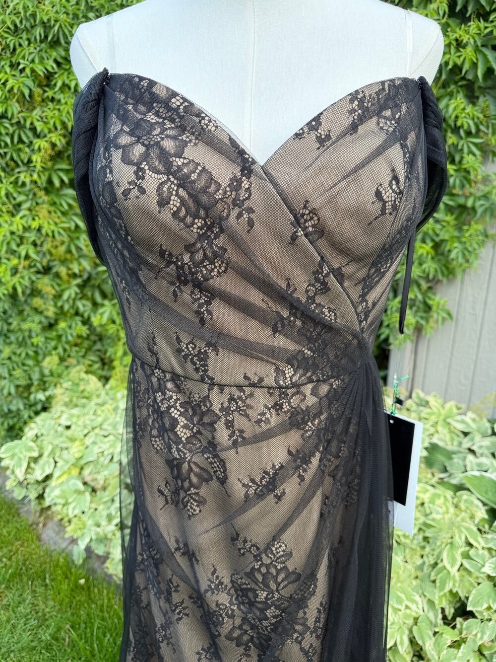 Madeline Gardner New York 73026 Black Lace Evening Gown | Size 10 | NEW with Tag